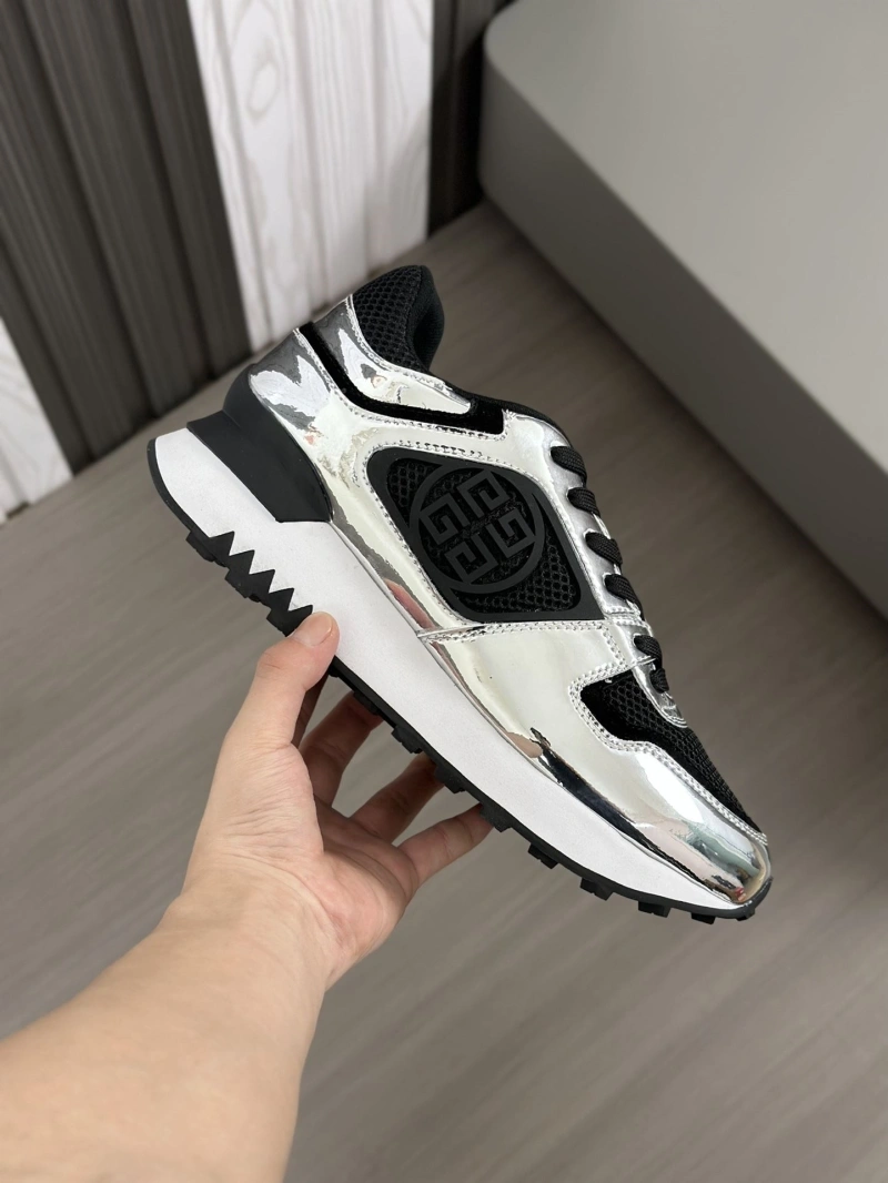 Timeless Gxvxnchy Sneakers 153948