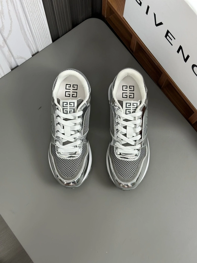 Gxvxnchy Sneakers Sleek 153942