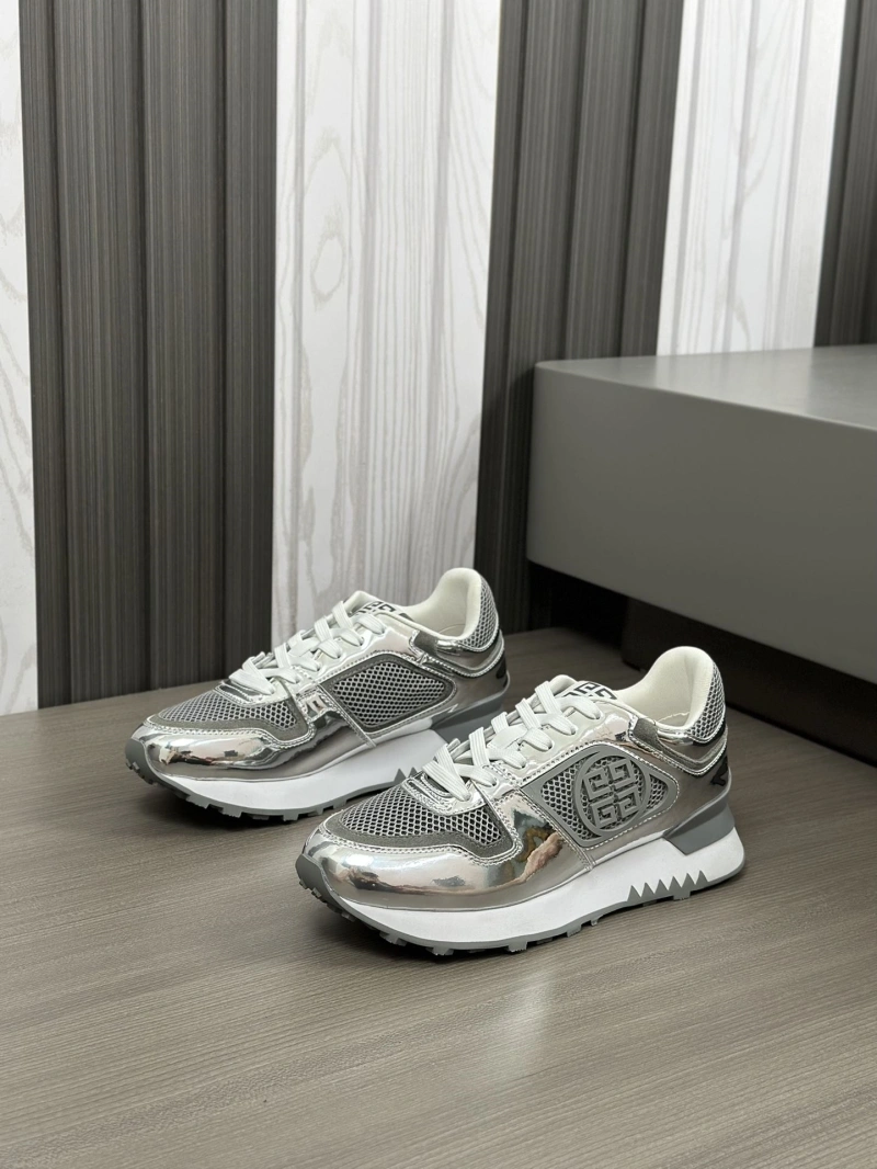 Gxvxnchy Sneakers Sleek 153942