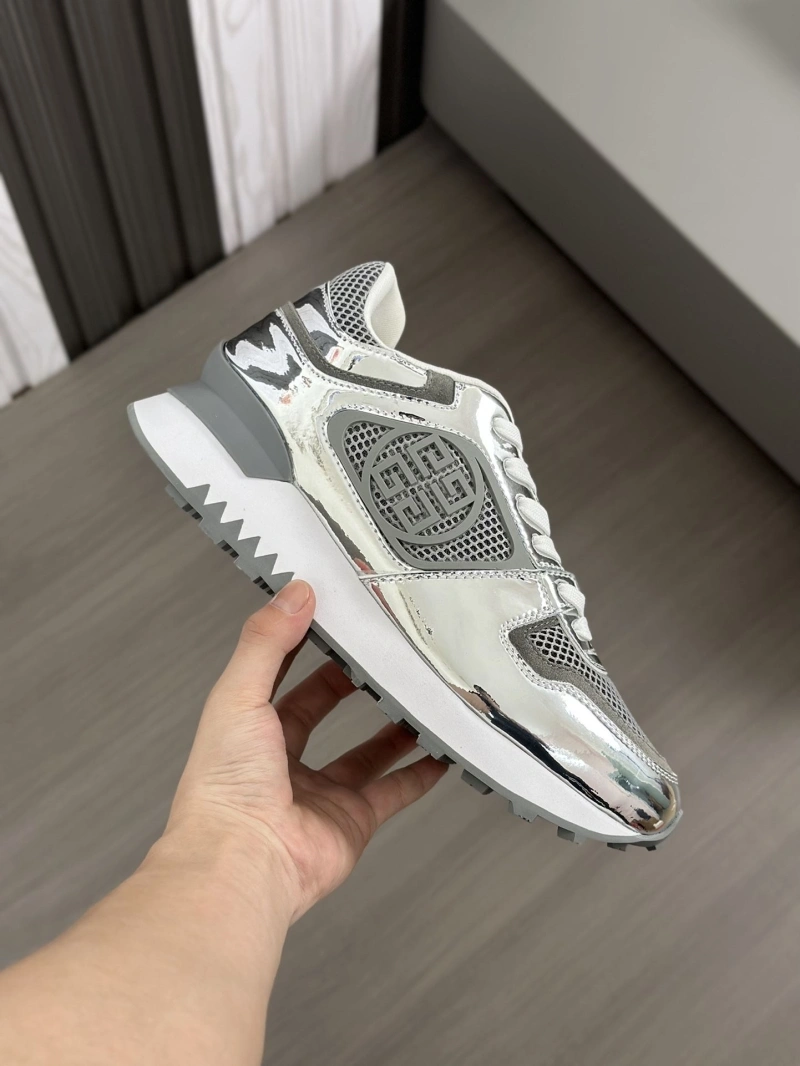 Gxvxnchy Sneakers Sleek 153942