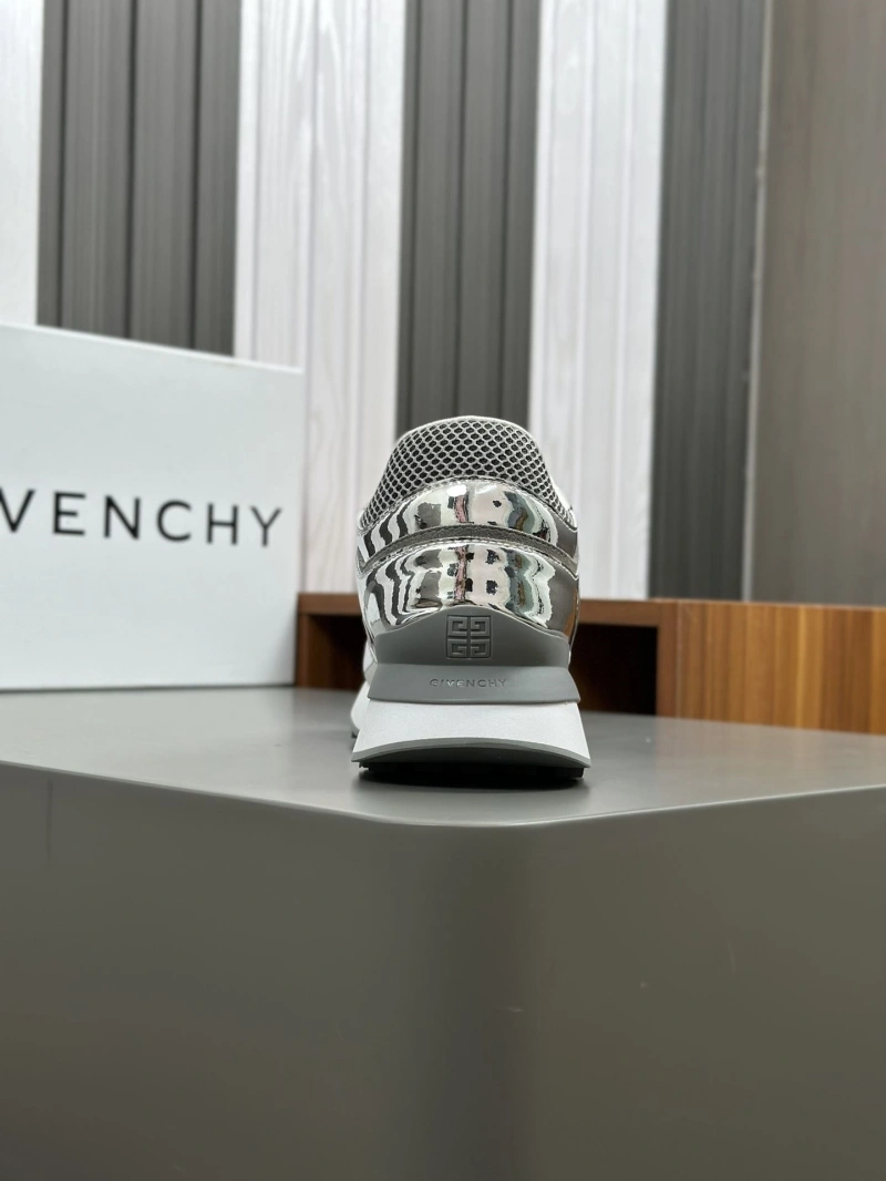 Gxvxnchy Sneakers Sleek 153942