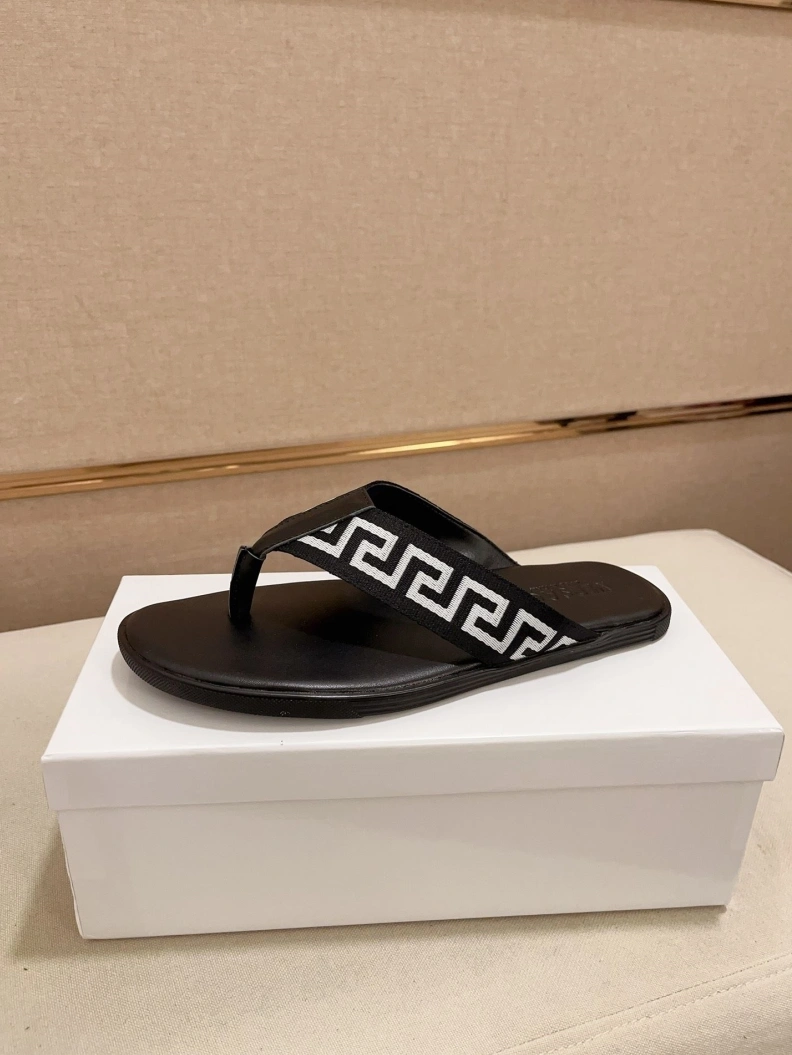 Timeless Gxvxnchy Slippers 152759