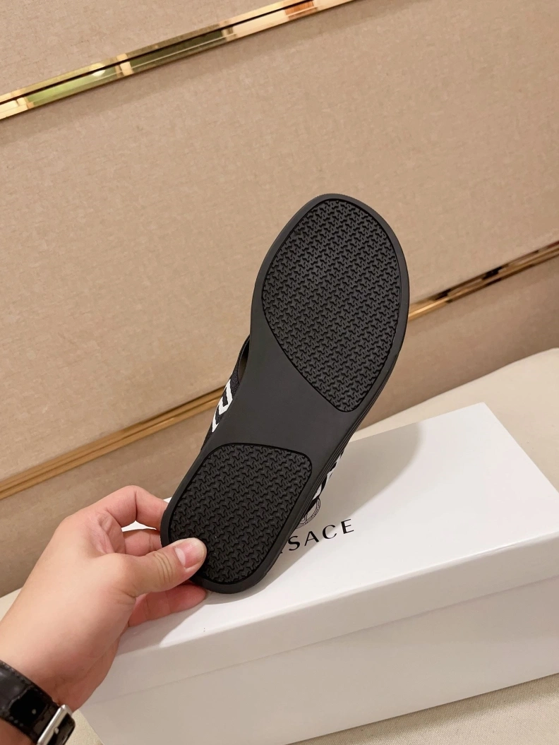 Timeless Gxvxnchy Slippers 152759