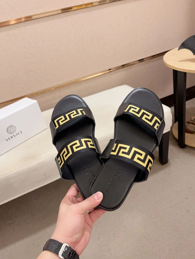 AllSeason Gxvxnchy Slippers 152758