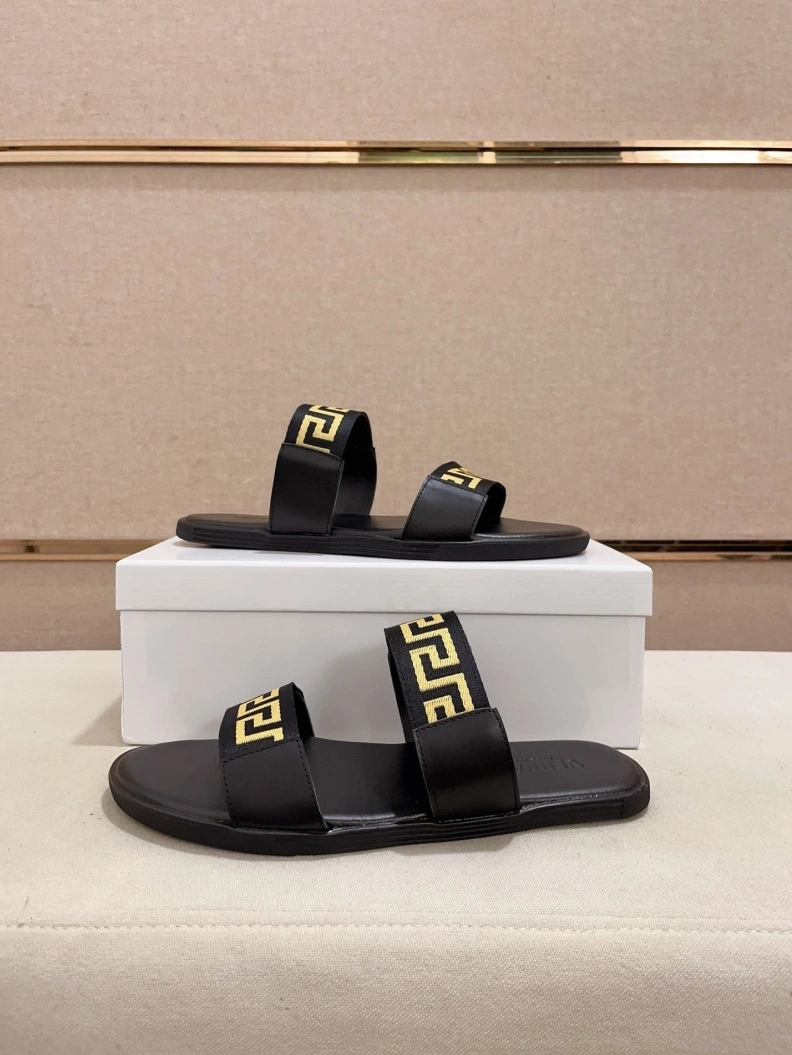 AllSeason Gxvxnchy Slippers 152758
