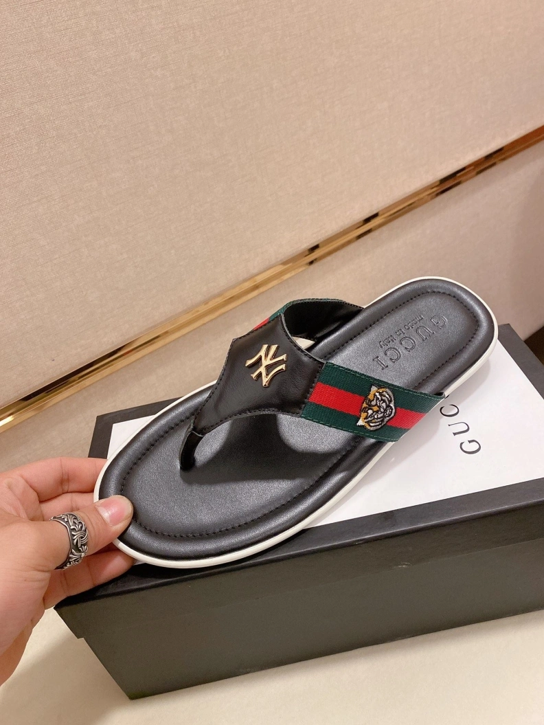 Versatile Gxccx Slippers 156595