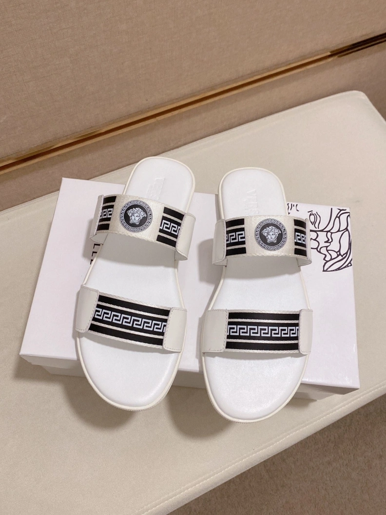 Bold Gxvxnchy Slippers 152756