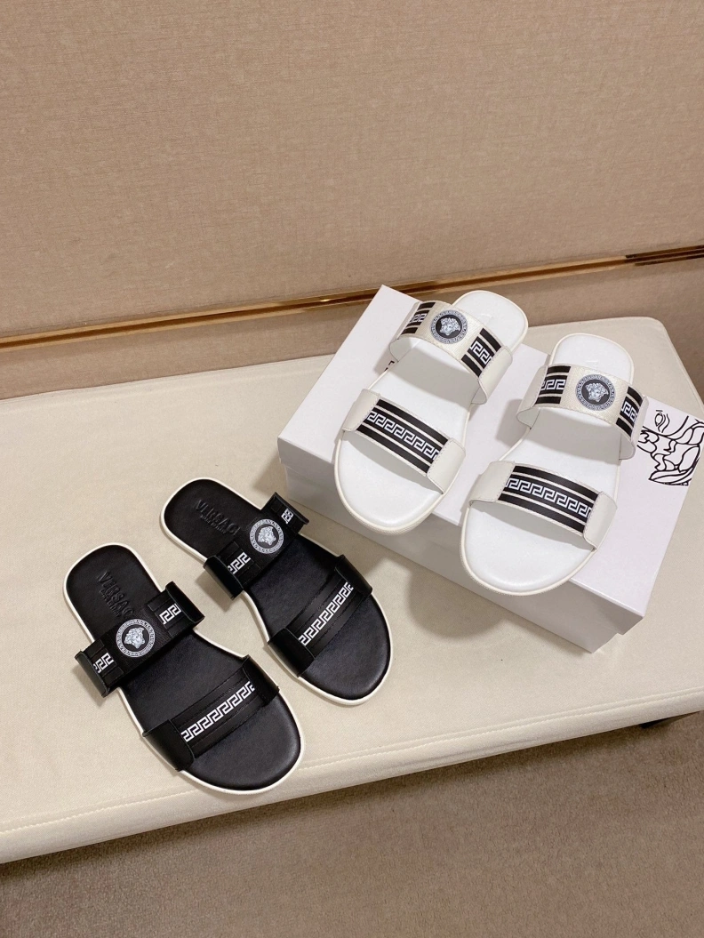 Bold Gxvxnchy Slippers 152756