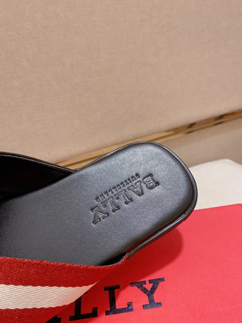 Elegant Othxr Slippers 211937