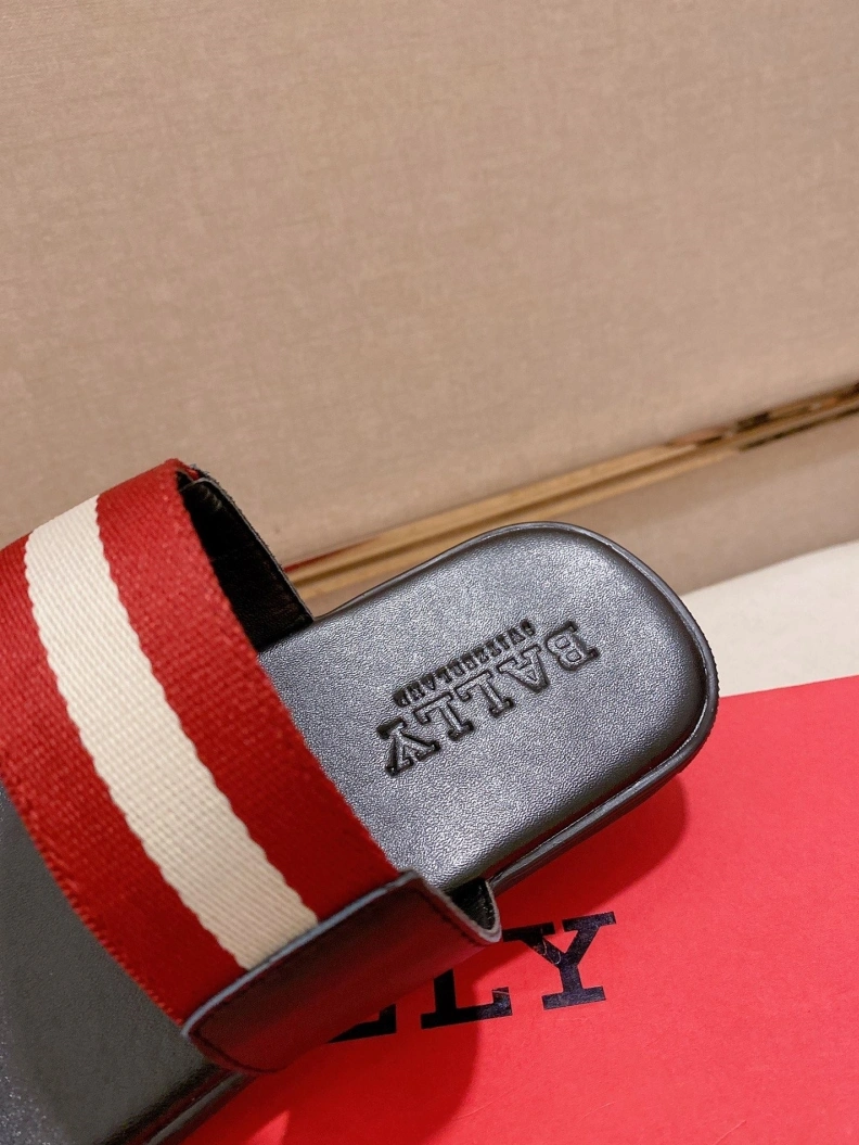 Fashionable Othxr Slippers 211935