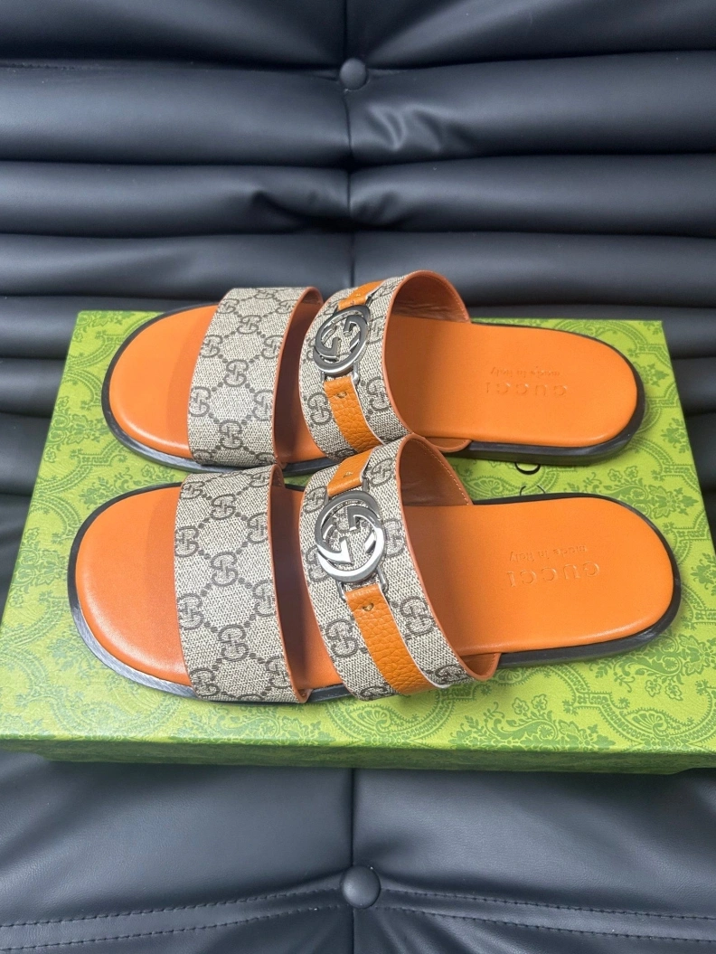 EyeCatching Gxccx Slippers 156607
