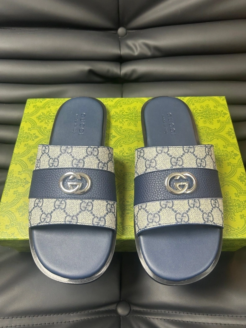 Versatile Gxccx Slippers 156590