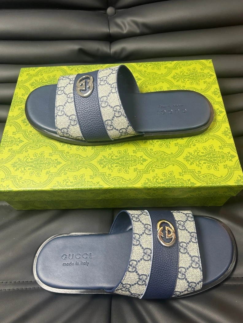 Versatile Gxccx Slippers 156590