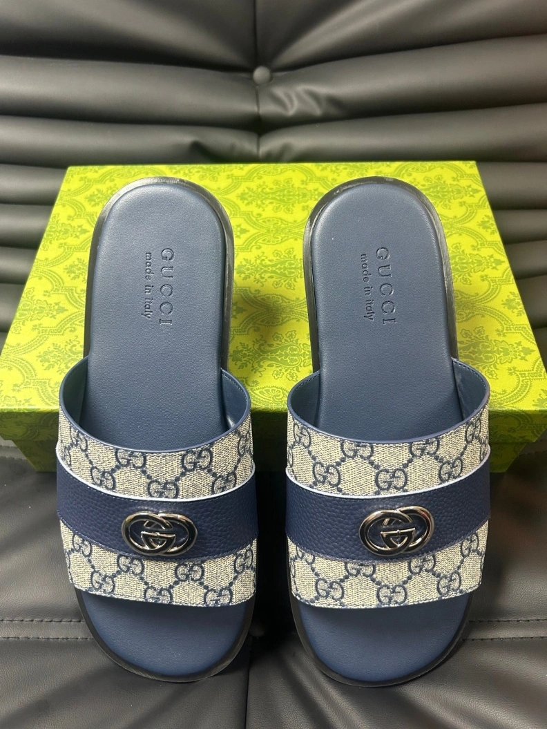 Versatile Gxccx Slippers 156590