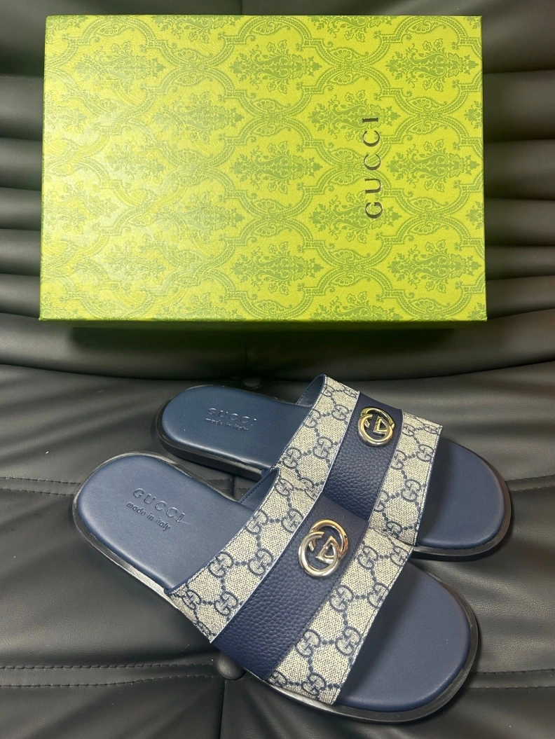 Versatile Gxccx Slippers 156590