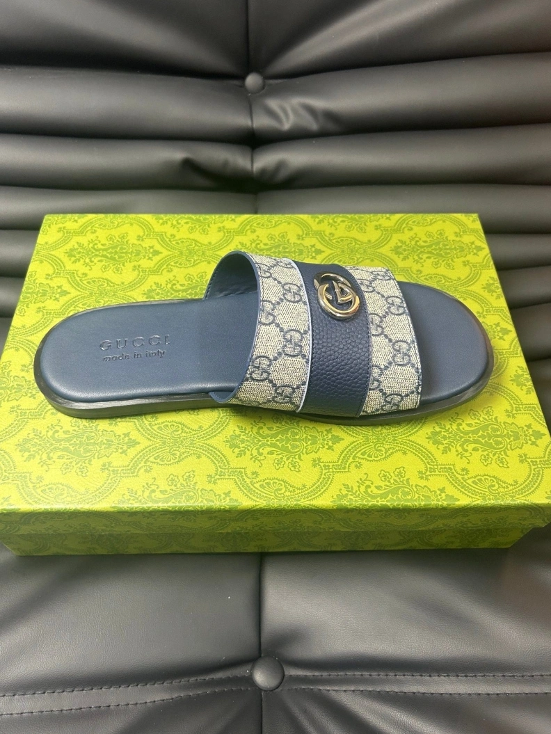 Versatile Gxccx Slippers 156590