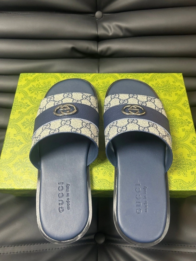 Versatile Gxccx Slippers 156590
