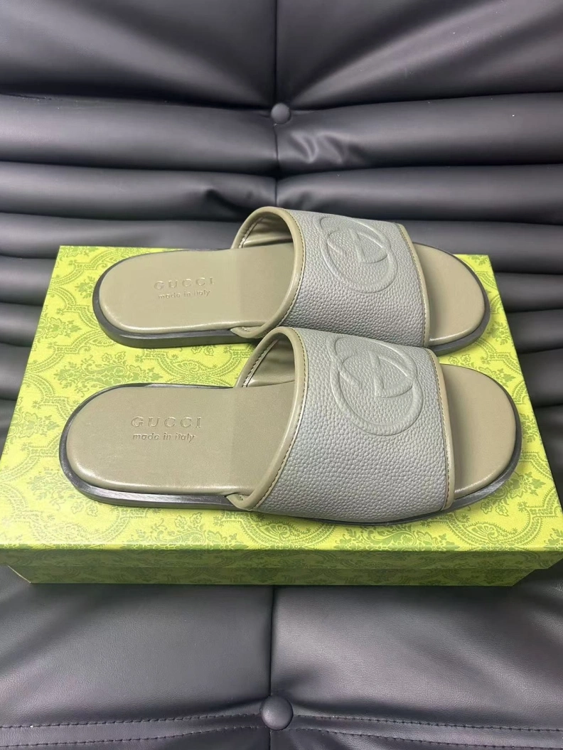 Resilient Gxccx Slippers 156585