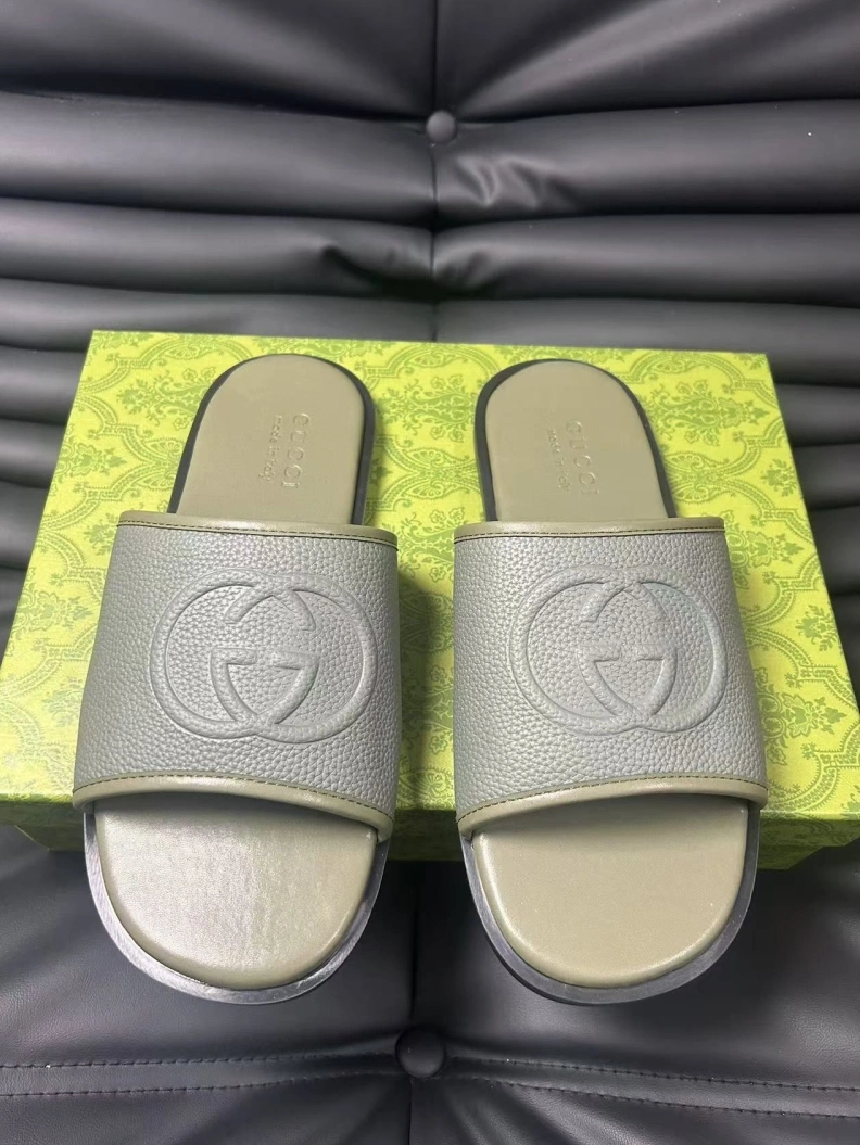 Resilient Gxccx Slippers 156585