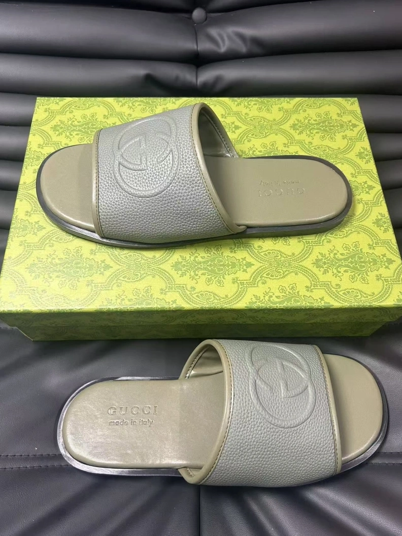 Resilient Gxccx Slippers 156585