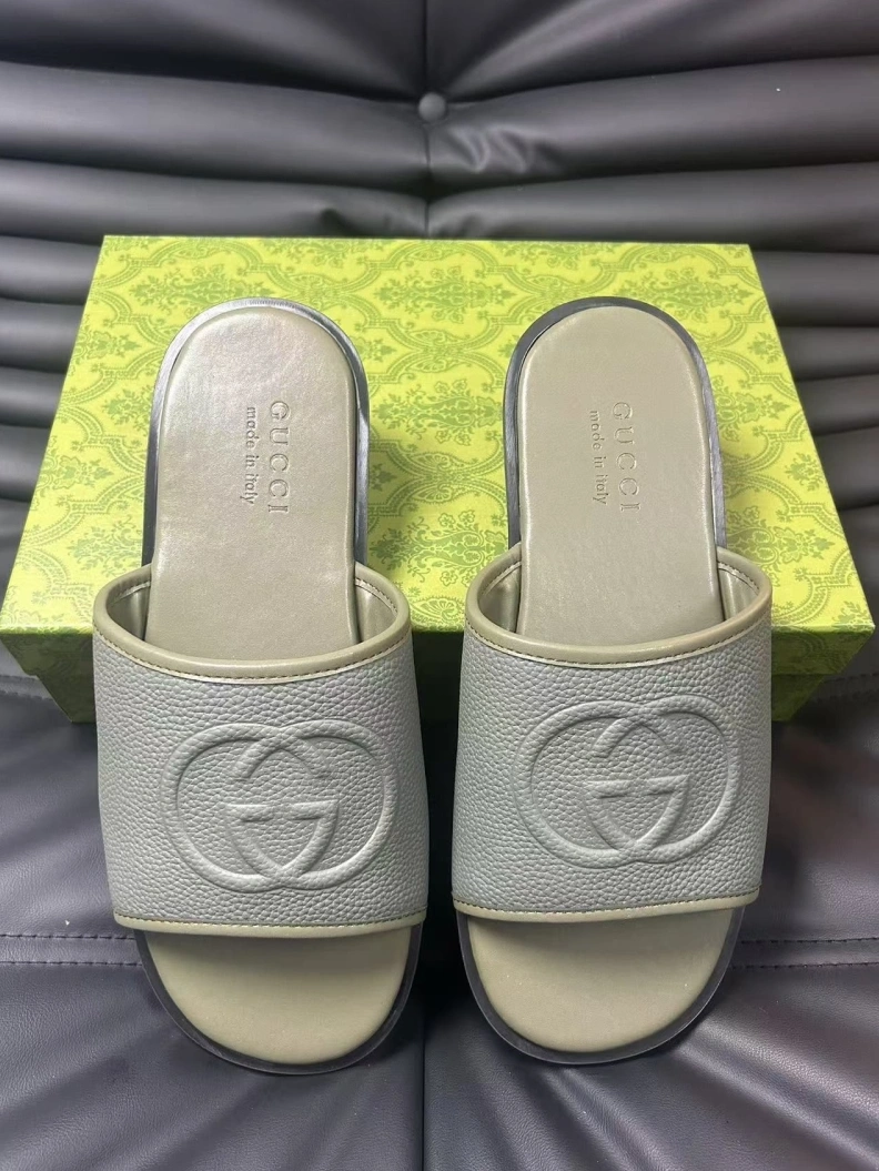 Resilient Gxccx Slippers 156585