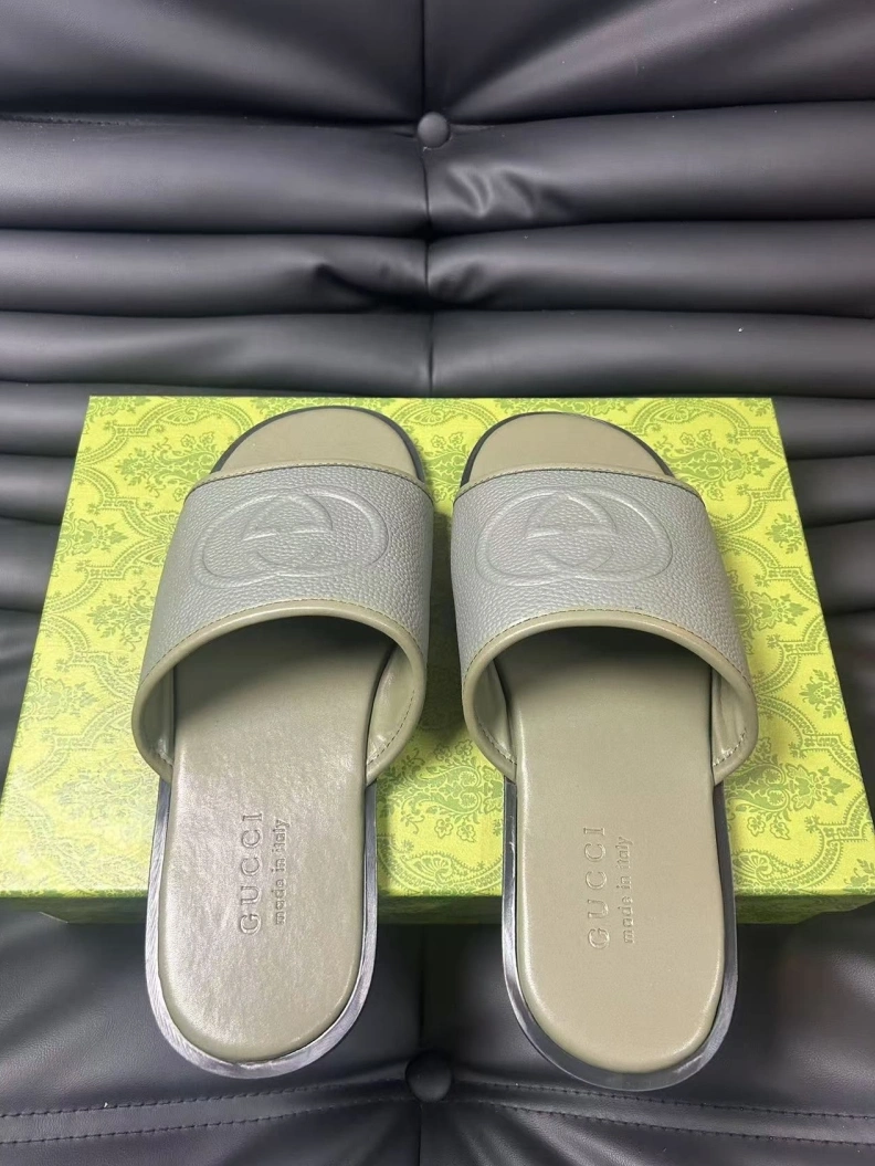 Resilient Gxccx Slippers 156585