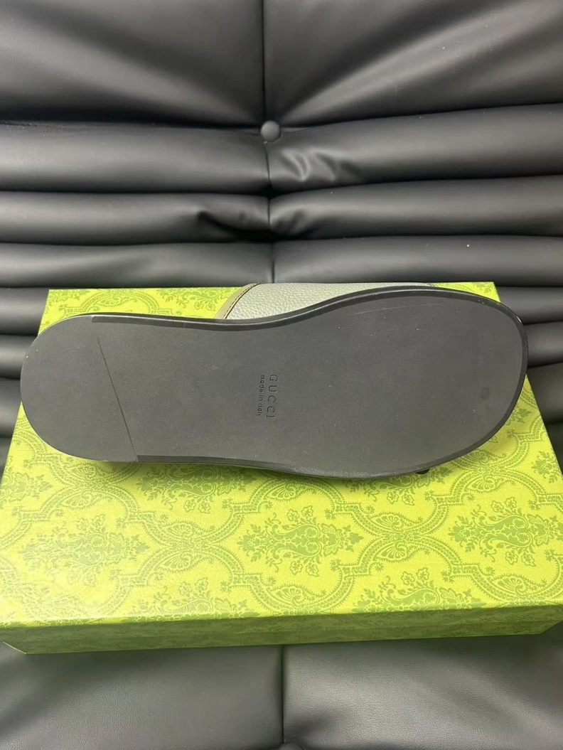 Resilient Gxccx Slippers 156585