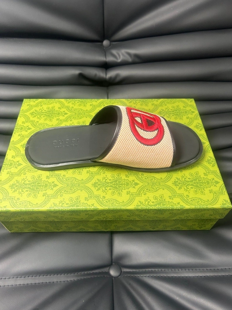 Bold Gxccx Slippers 156574