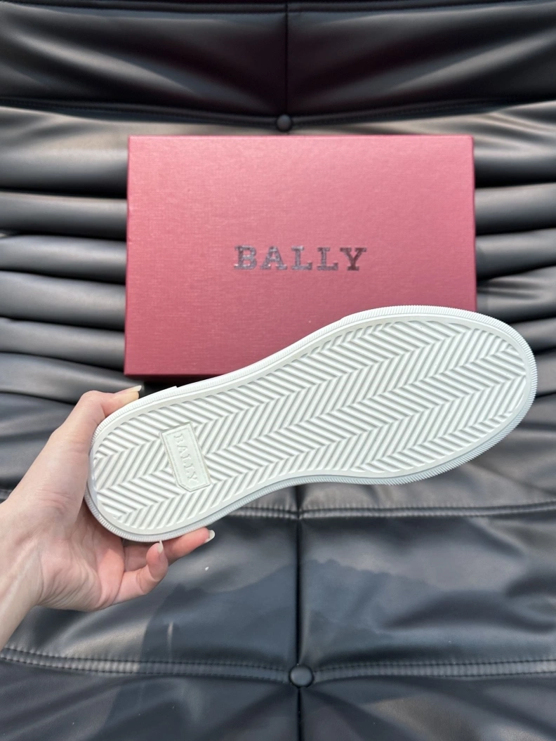 WellDesigned Othxr Sneakers 211702