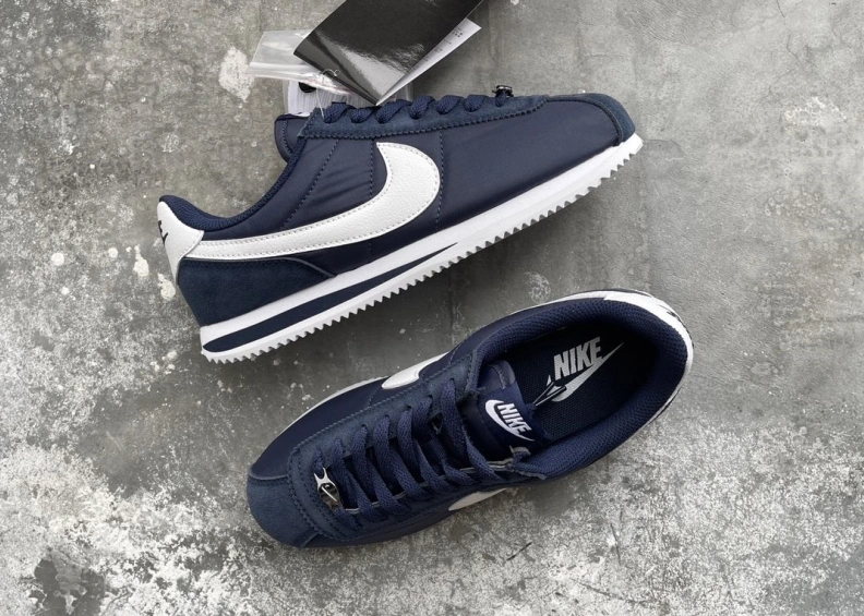 Sophisticated Nxkx Sneakers 198997