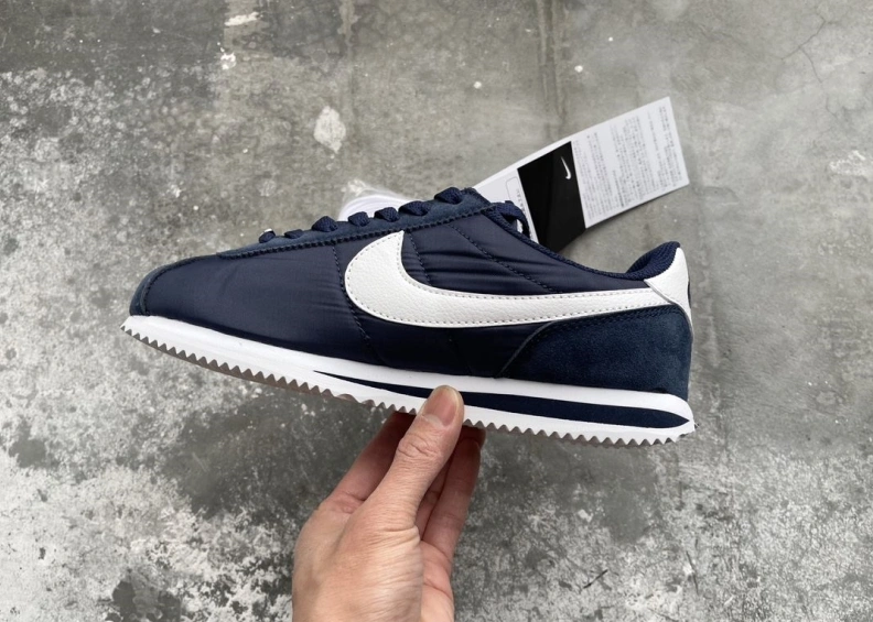 Sophisticated Nxkx Sneakers 198997