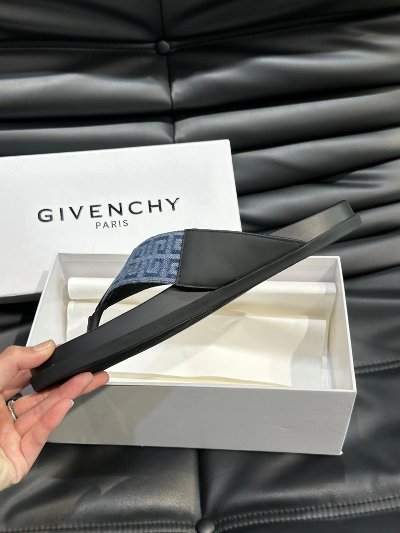 GoodFit Gxvxnchy Slippers 152752