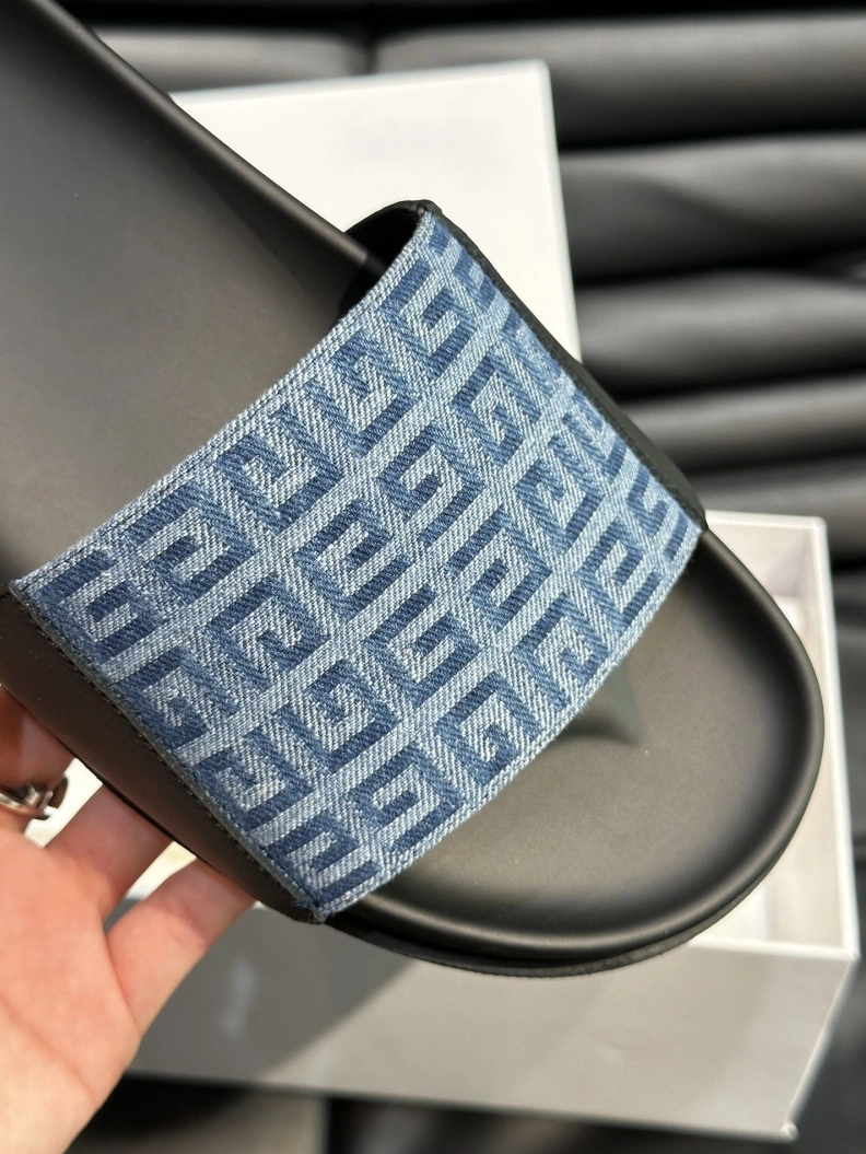 Elegant Gxvxnchy Slippers 152754