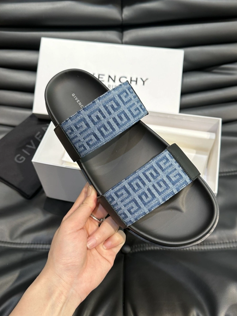 Gxvxnchy Slippers Bright 152750
