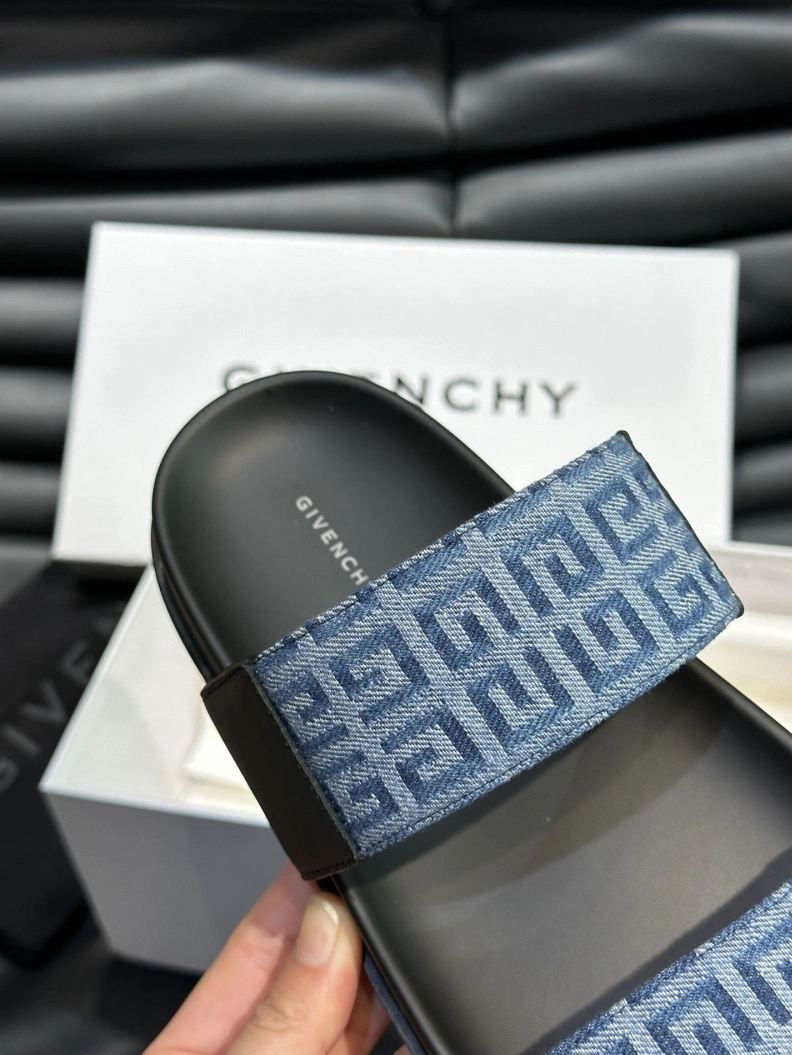Gxvxnchy Slippers Bright 152750