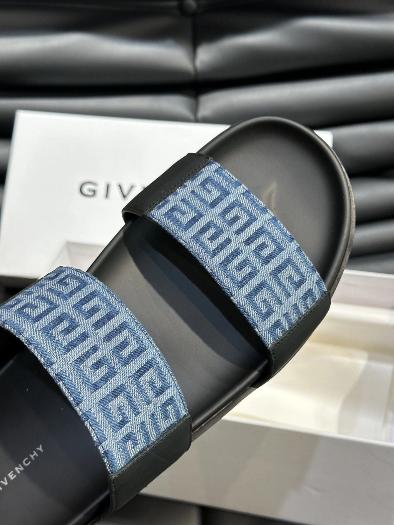 Gxvxnchy Slippers Bright 152750