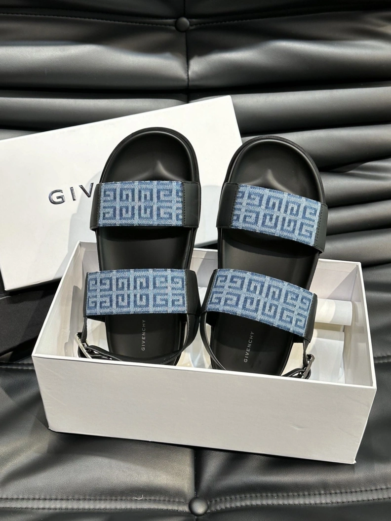 StreetReady Gxvxnchy Slippers 152746