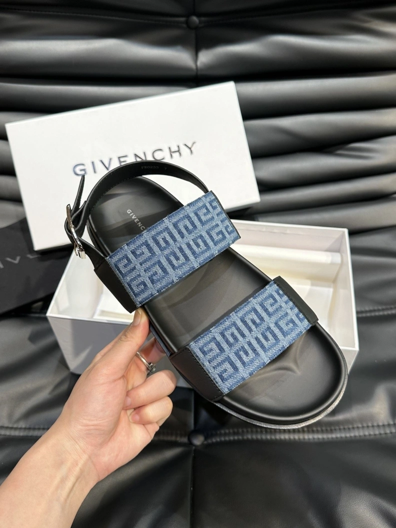 StreetReady Gxvxnchy Slippers 152746