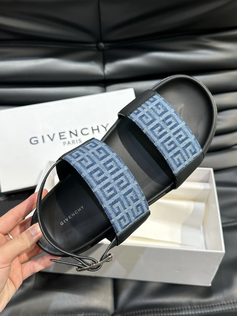 StreetReady Gxvxnchy Slippers 152746