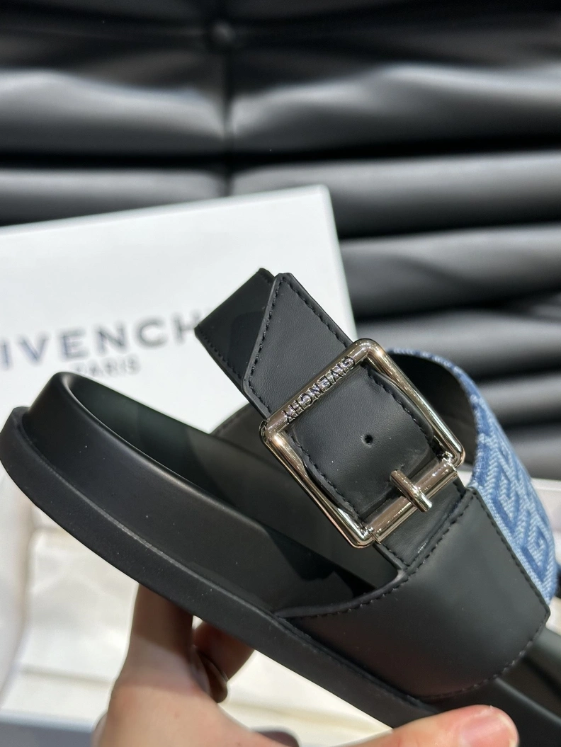 StreetReady Gxvxnchy Slippers 152746