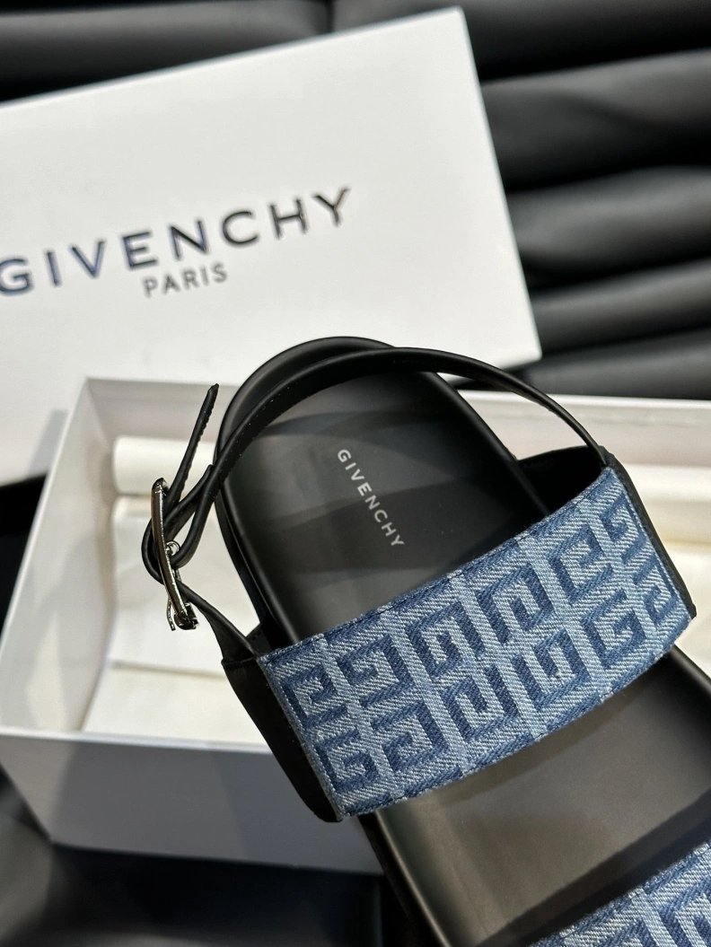 StreetReady Gxvxnchy Slippers 152746