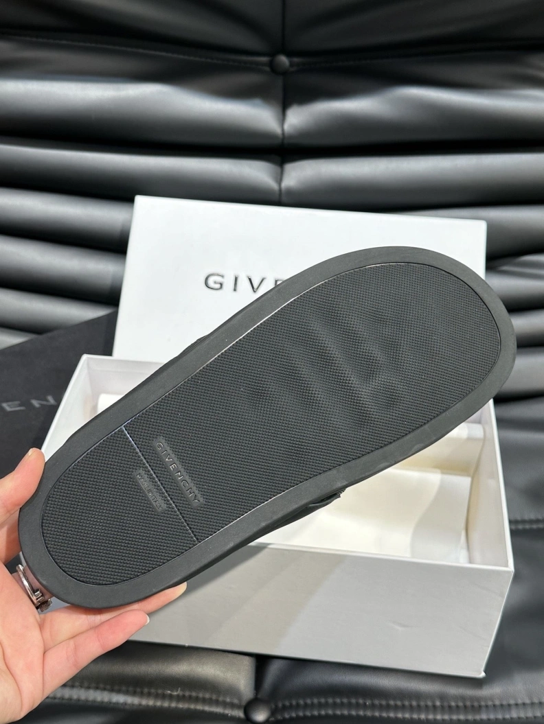 Gxvxnchy Slippers StreetReady 152753