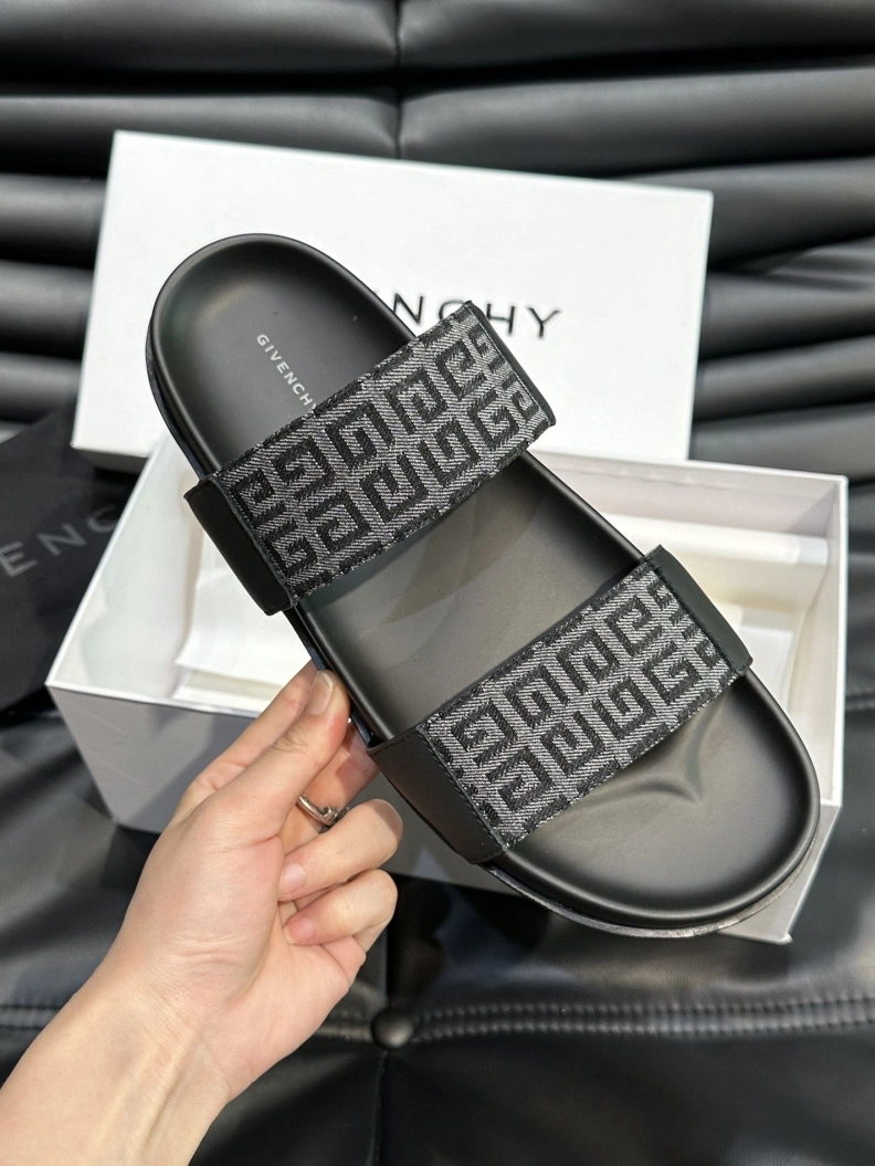 Durable Gxvxnchy Slippers 152748