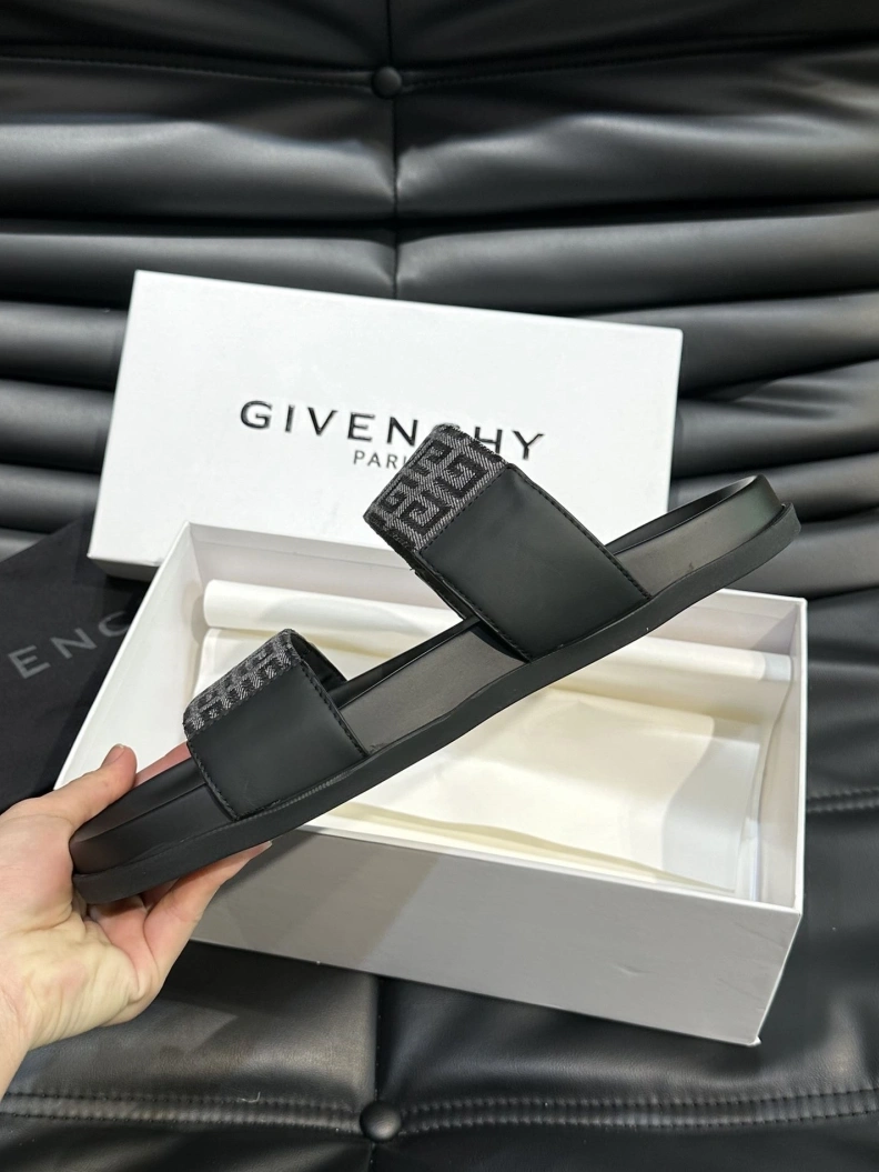 Durable Gxvxnchy Slippers 152748