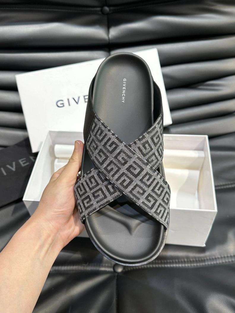 Gxvxnchy Slippers Vibrant 152744