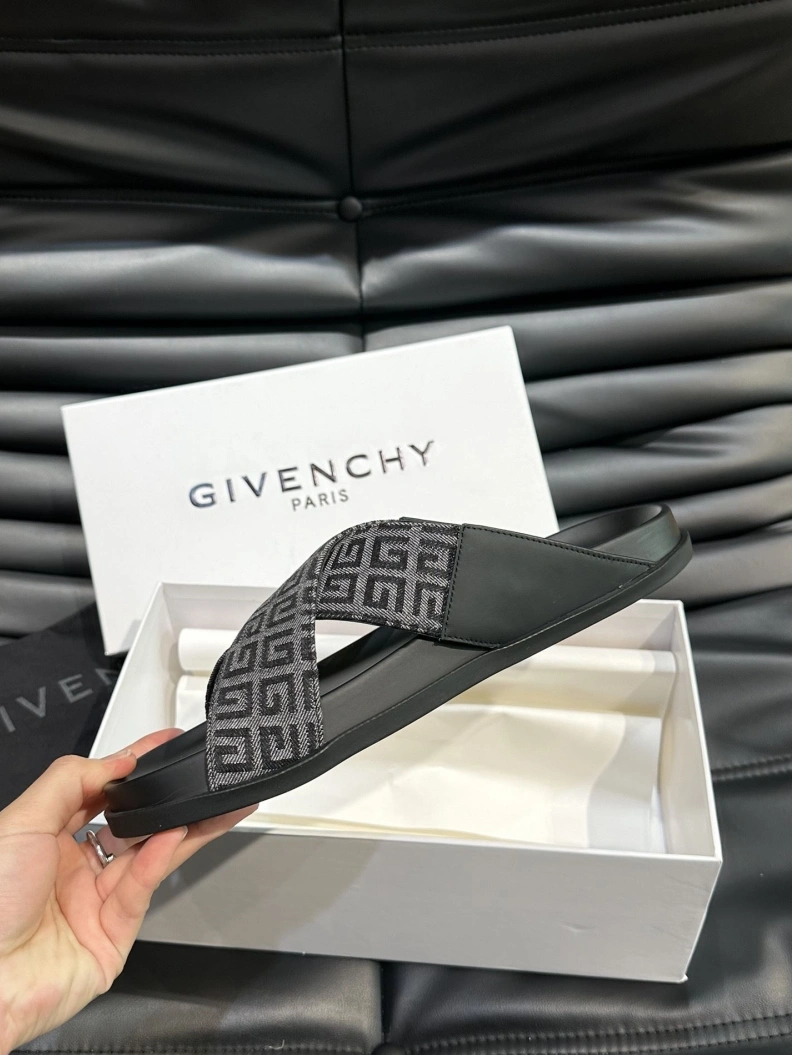 Gxvxnchy Slippers Vibrant 152744