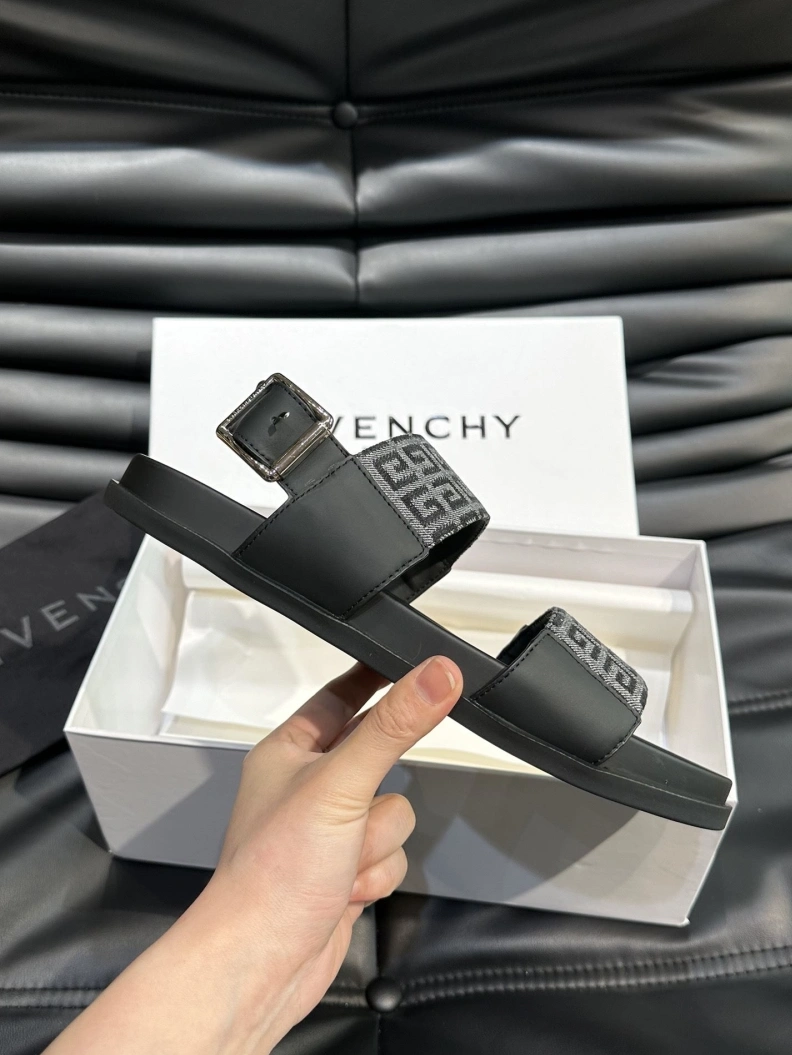 UrbanStyle Gxvxnchy Slippers 152747