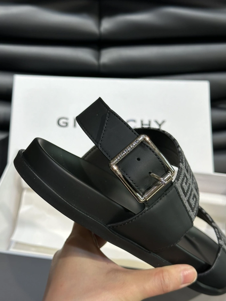 UrbanStyle Gxvxnchy Slippers 152747