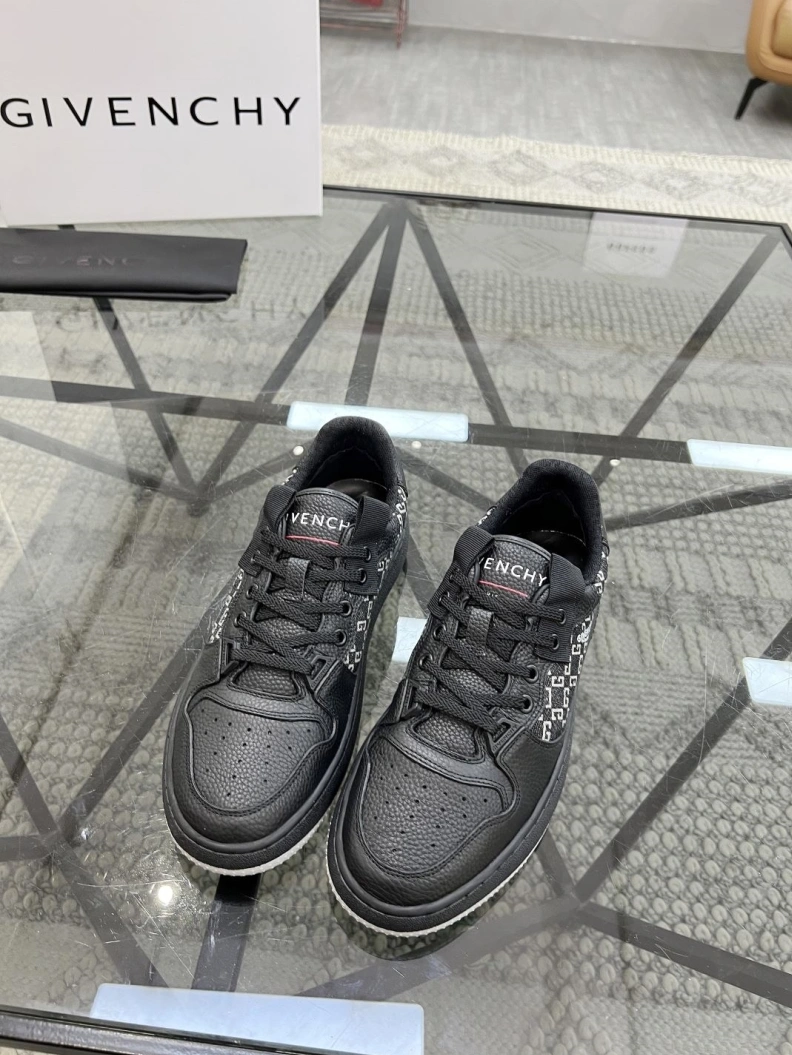 ModernLook Gxvxnchy Sneakers 152699
