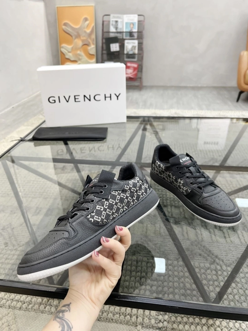 ModernLook Gxvxnchy Sneakers 152699